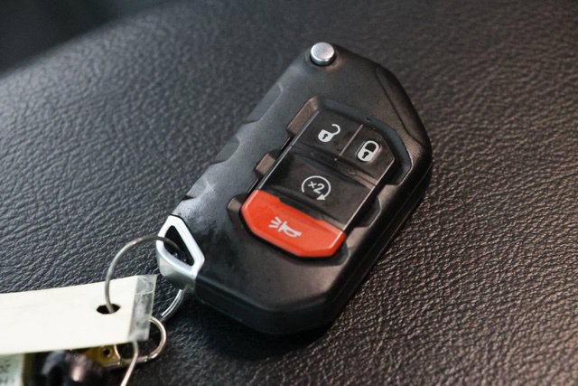 Used 2024 Jeep Wrangler Unlimited Rubicon w/ Safety Group AWD/4WD image 35