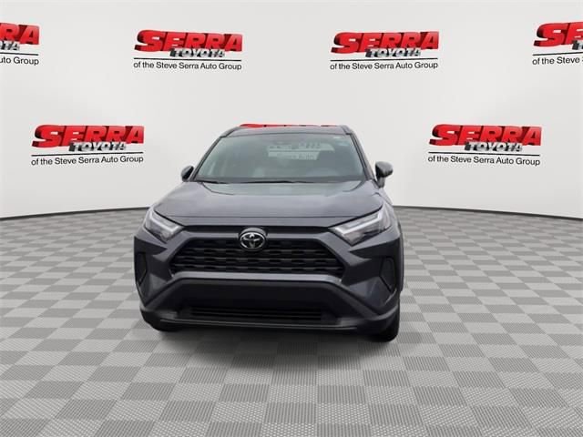 Used 2025 Toyota RAV4 XLE AWD/4WD image 4