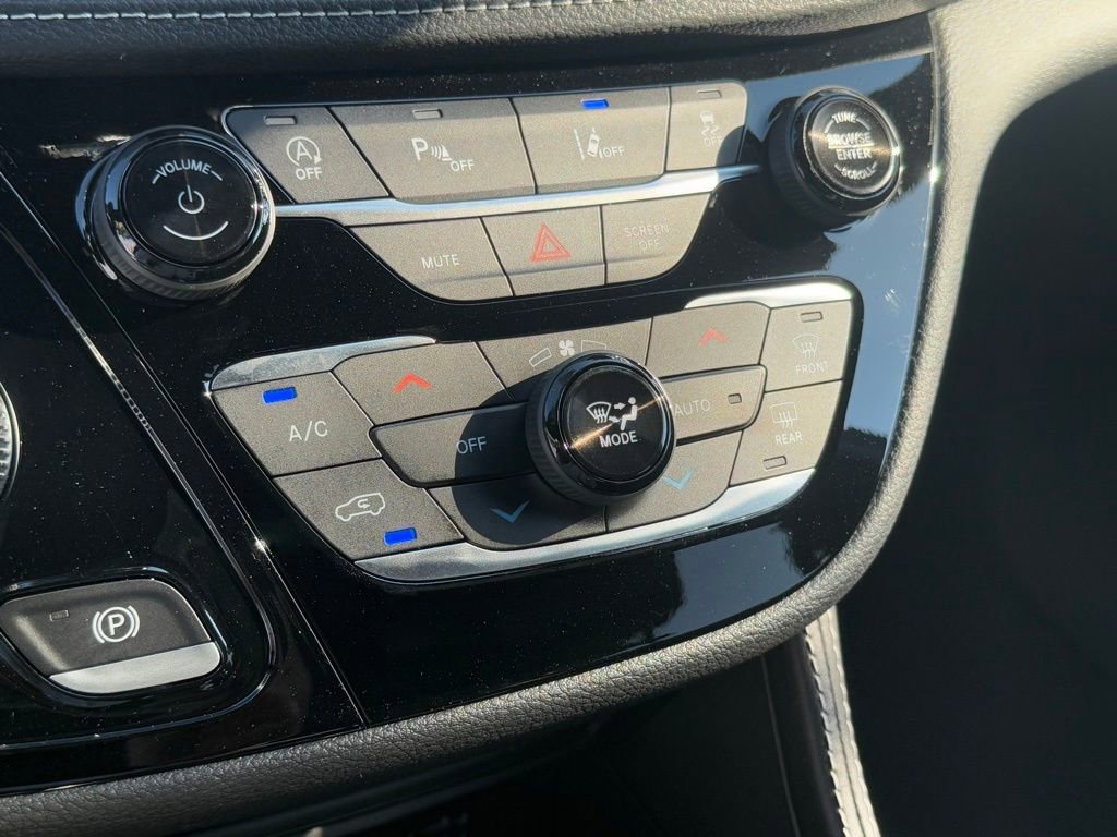 New 2026 Chrysler Pacifica Limited w/ S Appearance Package image 15