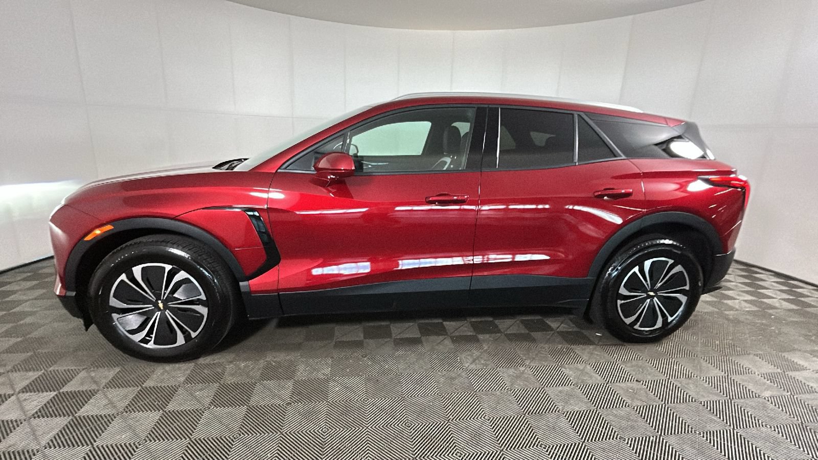 Used 2024 Chevrolet Blazer EV LT AWD/4WD image 7