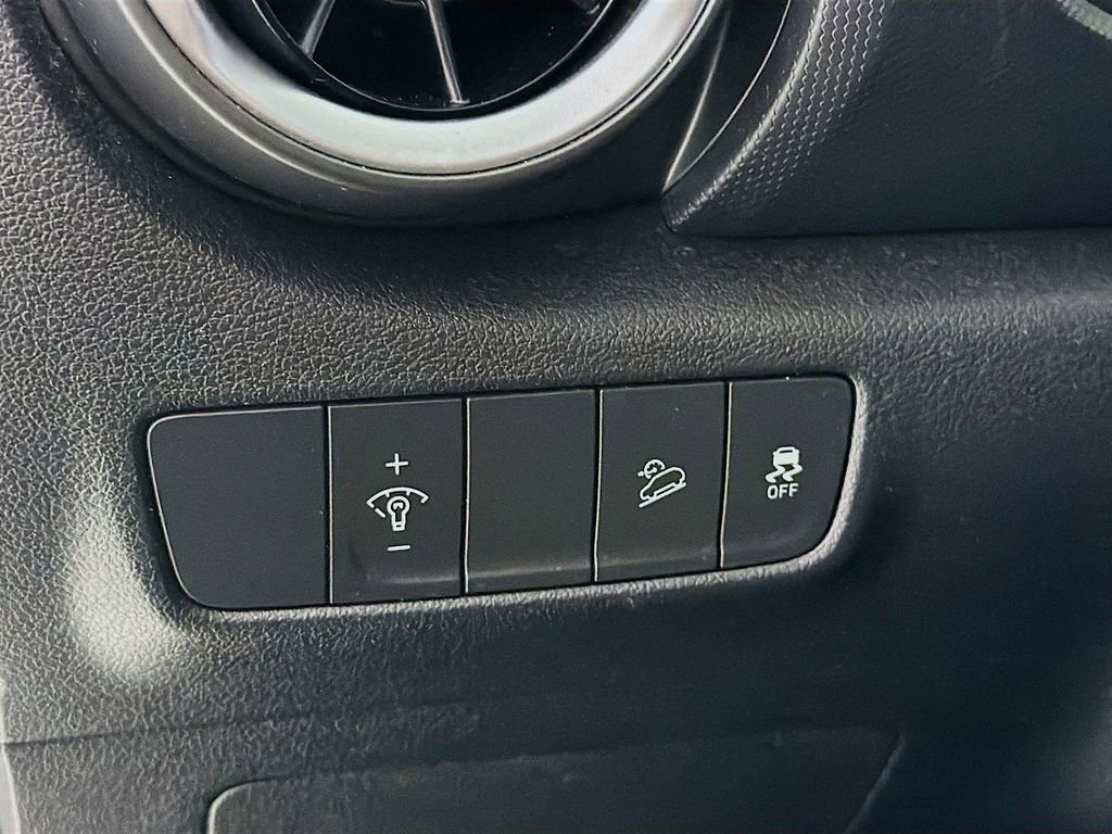 Used 2023 Hyundai Kona SE FWD image 12