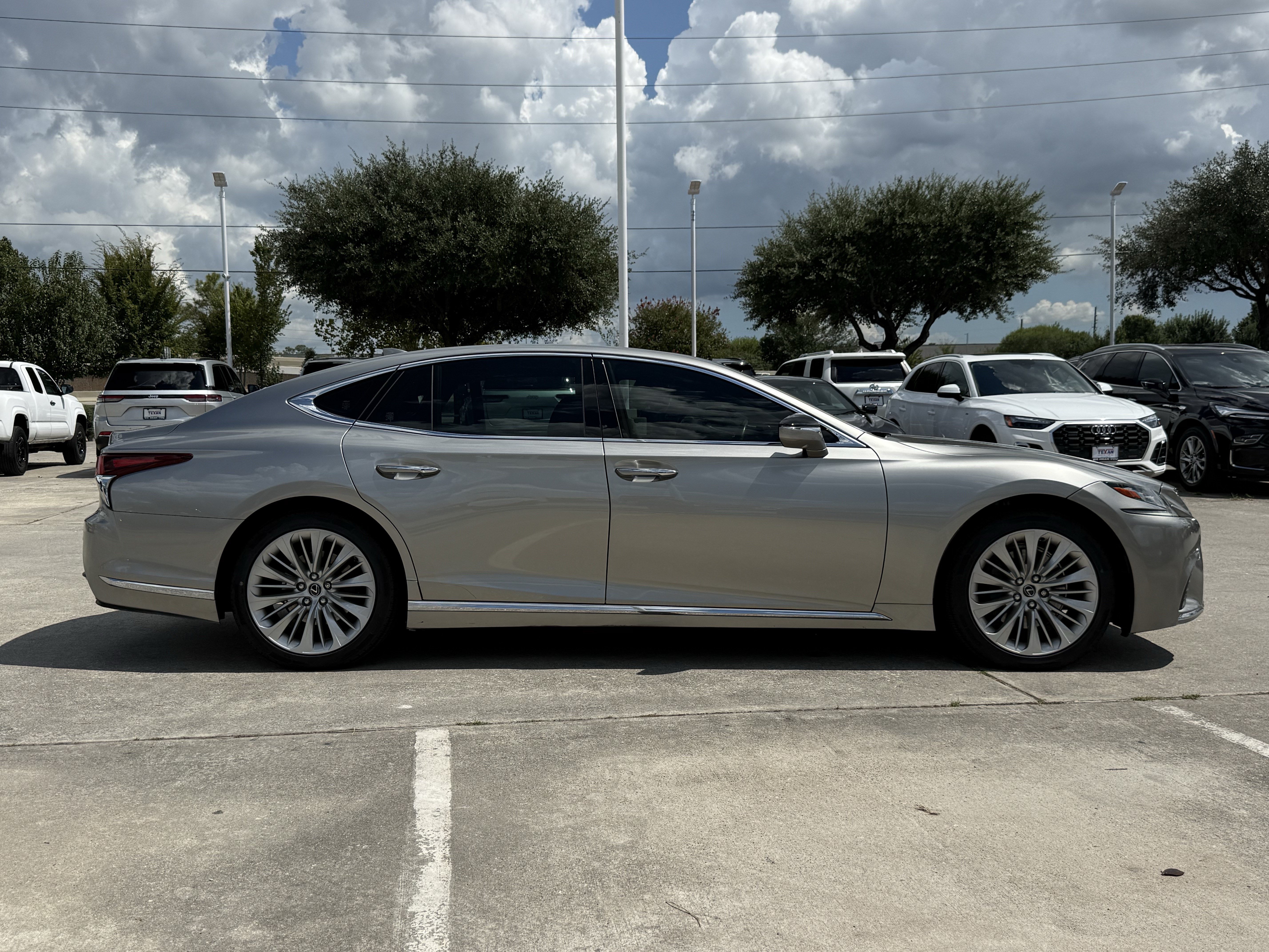 Used 2020 Lexus LS 500 w/ Interior Upgrade Package RWD image 3
