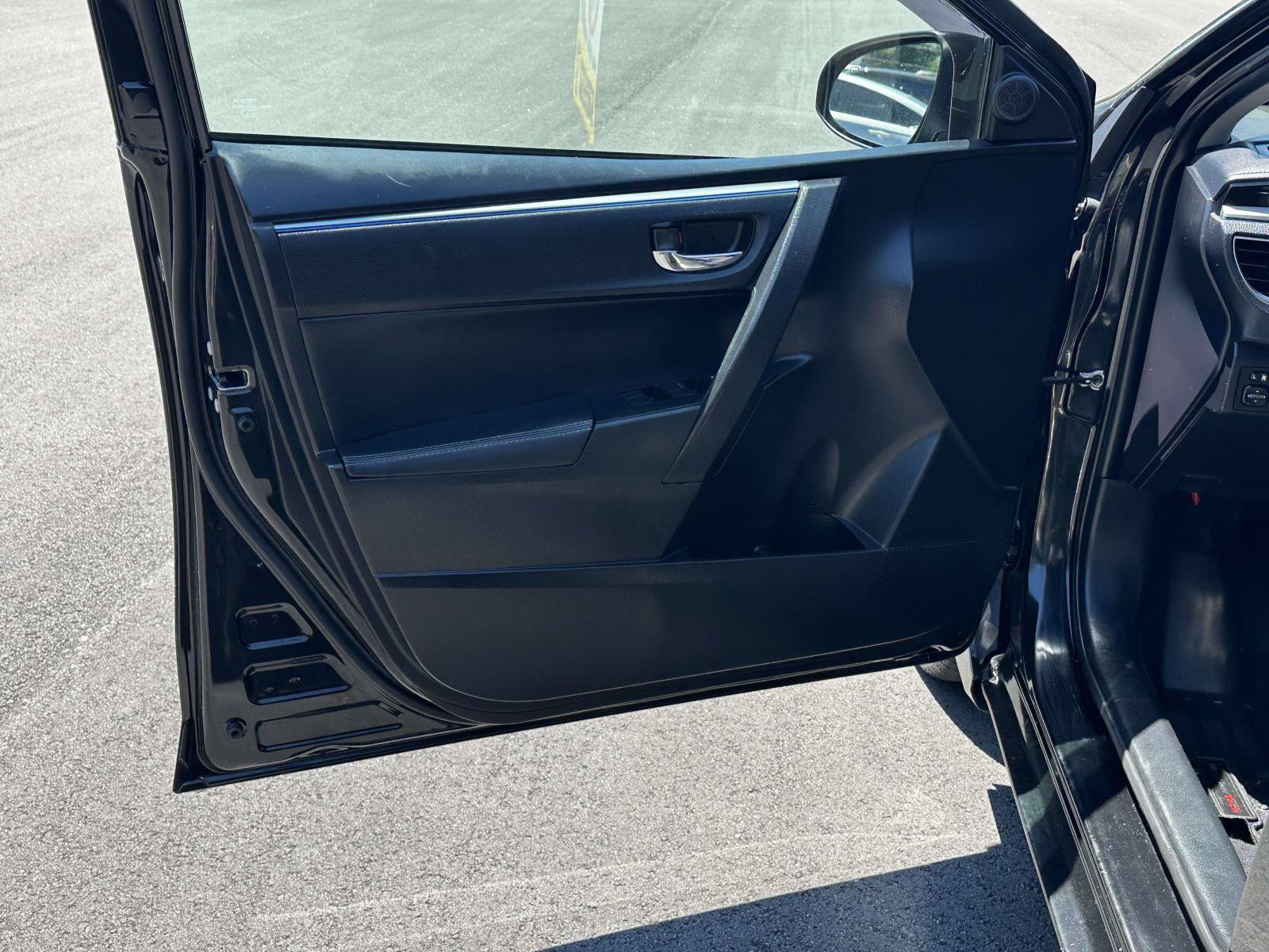Used 2015 Toyota Corolla S FWD image 5
