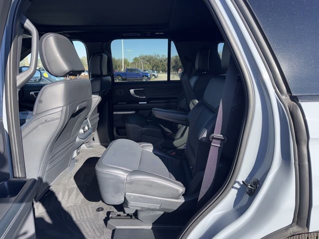 Used 2025 Ford Expedition Platinum w/ Stealth Performance Package image 9