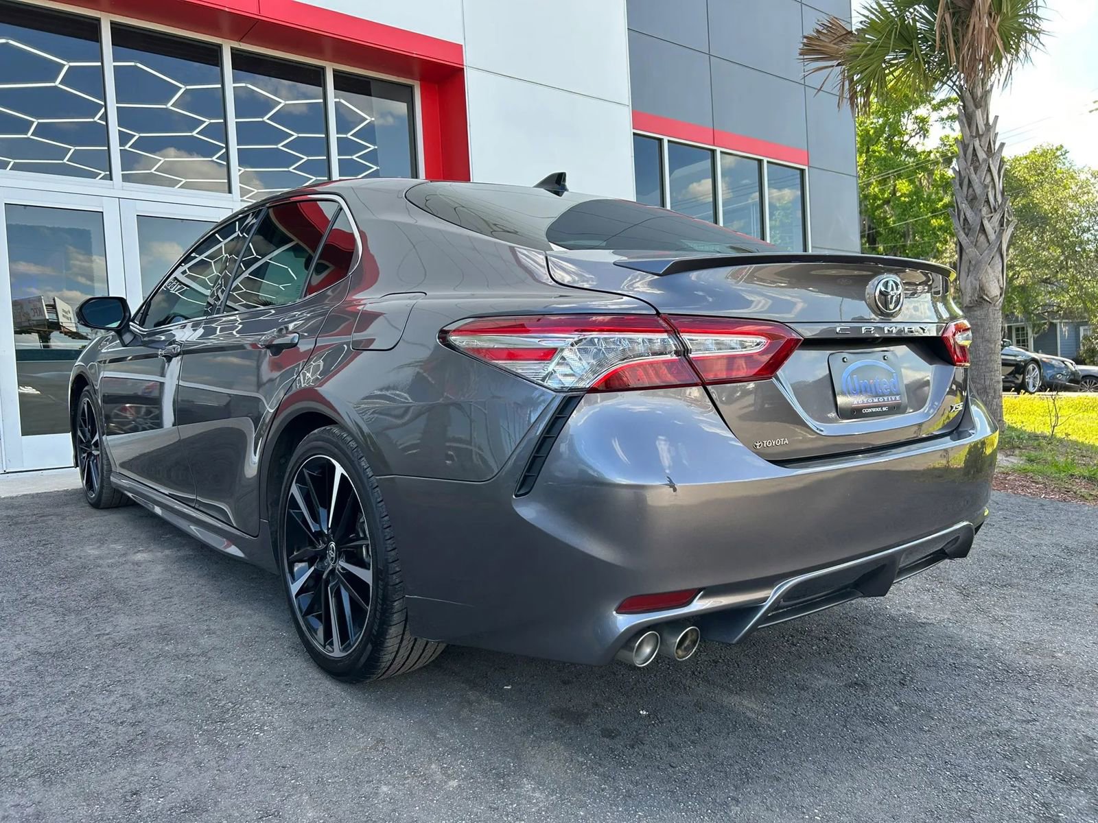 Used 2020 Toyota Camry XSE w/ Navigation Package FWD image 6
