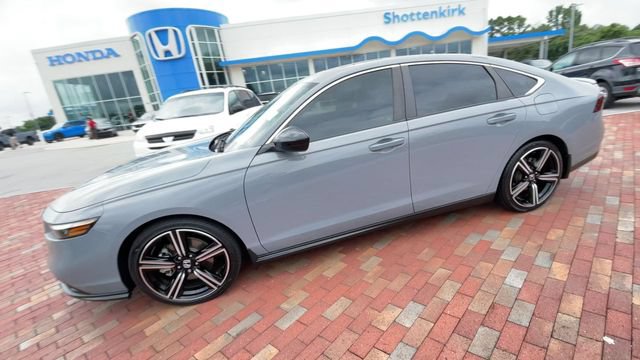 Used 2024 Honda Accord Sport image 6