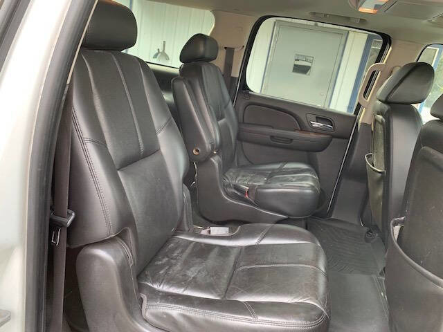 Used 2007 GMC Yukon XL SLT w/ SLT Preferred Equipment Group image 21