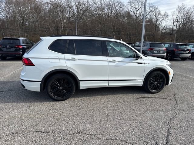 Certified 2022 Volkswagen Tiguan SE R-Line image 10