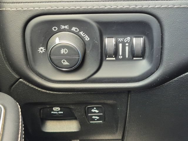 Used 2023 RAM 1500 Limited w/ Body Color Bumper Group AWD/4WD image 18