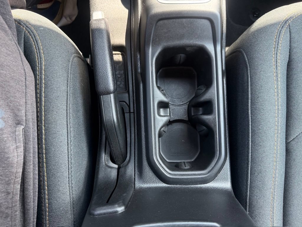 Used 2025 Jeep Wrangler Unlimited Sahara AWD/4WD image 28