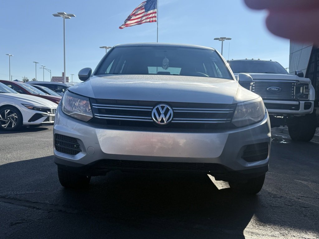 Used 2013 Volkswagen Tiguan S image 2