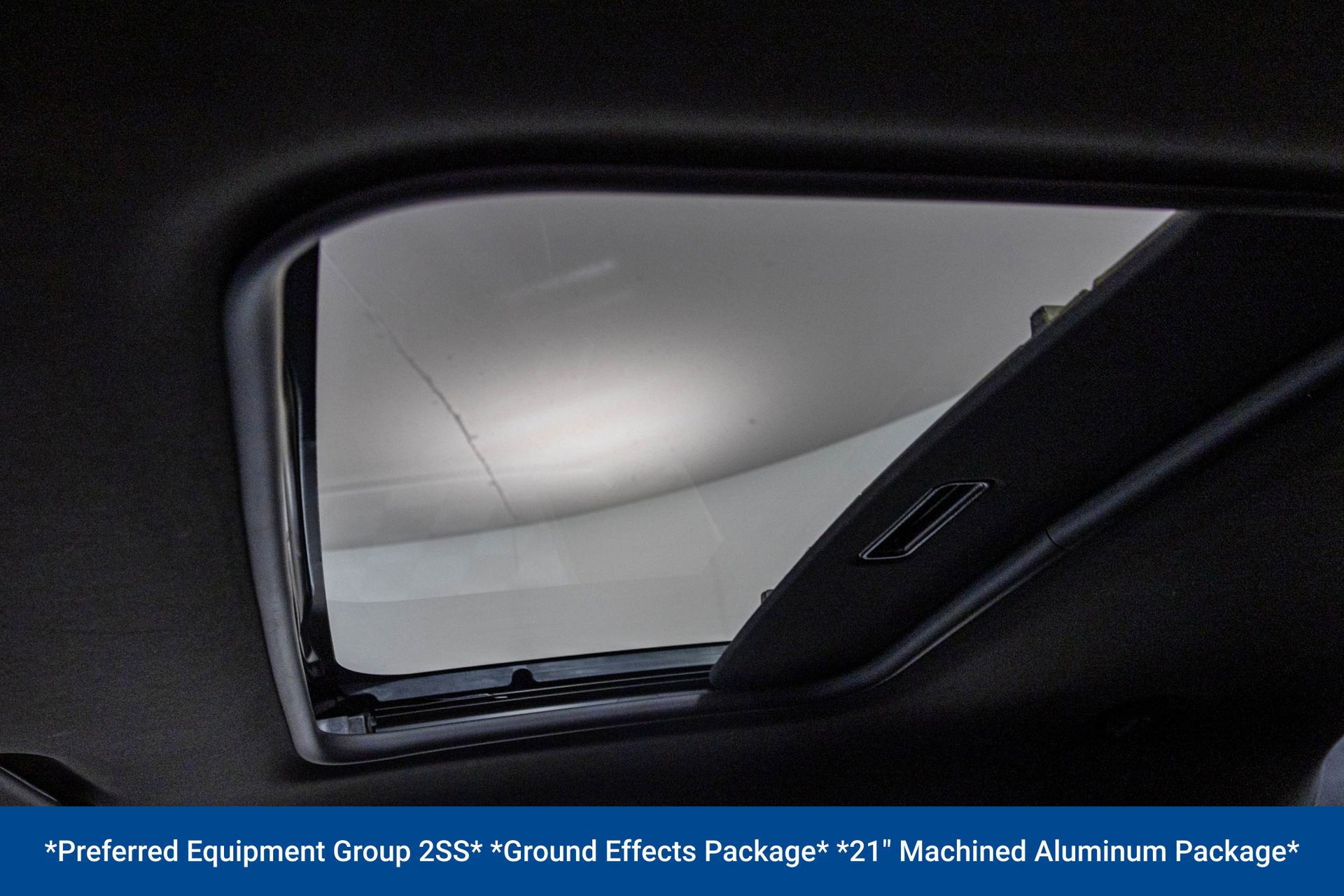 Used 2010 Chevrolet Camaro SS w/ LPO, Ground Effects Package image 7