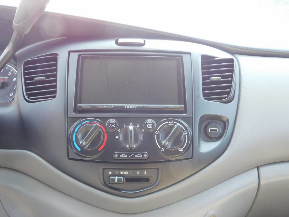 Used 2006 MAZDA MPV LX w/ LX Plus Pkg image 12