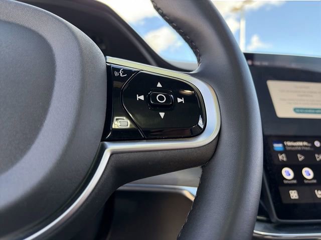 Used 2025 Volvo XC90 B6 Plus image 24