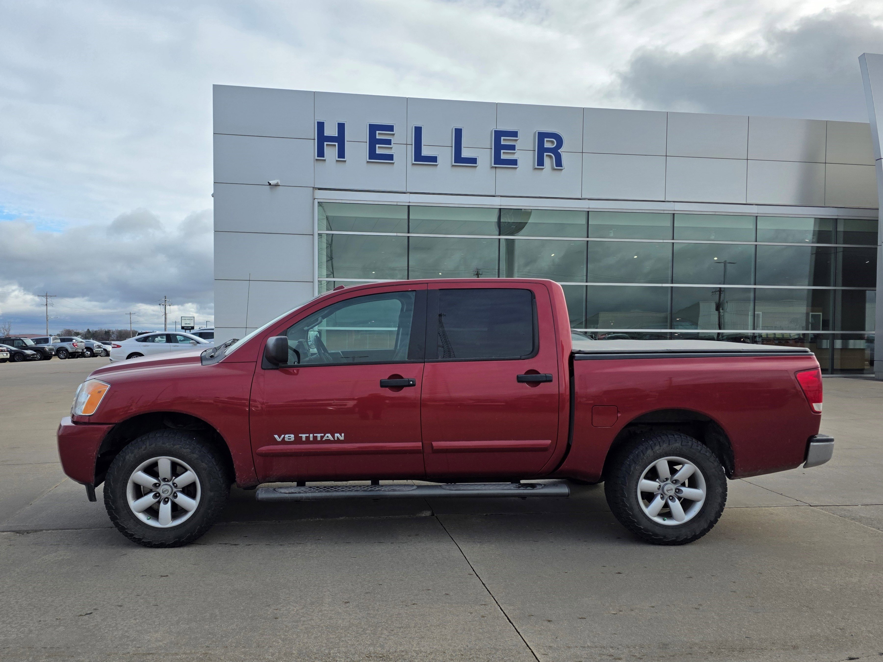 Used 2013 Nissan Titan SV w/ SV Value Truck Pkg image 3