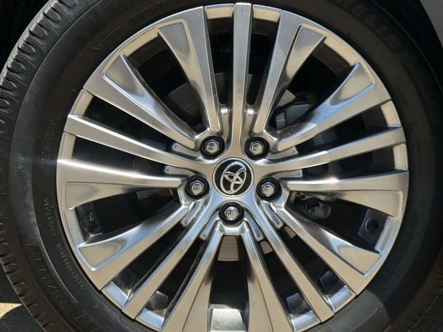 Used 2021 Toyota Venza Limited AWD/4WD image 8