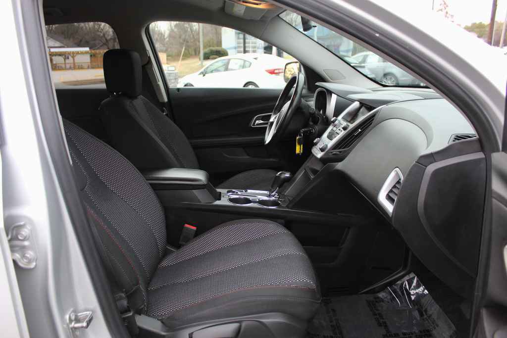 Used 2017 Chevrolet Equinox LT w/ Convenience Package image 26