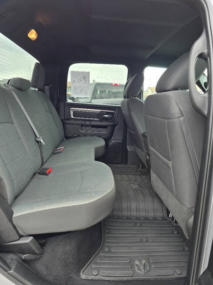 Used 2022 RAM 1500 Classic Warlock AWD/4WD image 18
