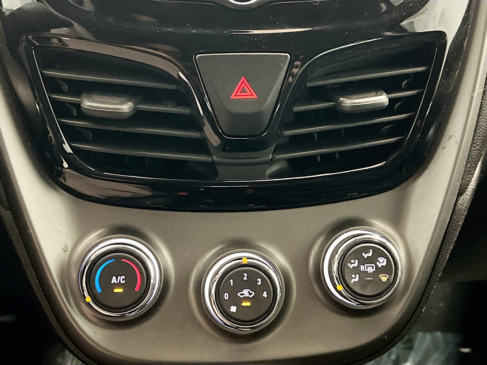 Used 2020 Chevrolet Spark LS FWD image 11