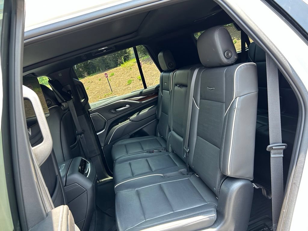Used 2021 Cadillac Escalade Premium Luxury AWD/4WD image 44
