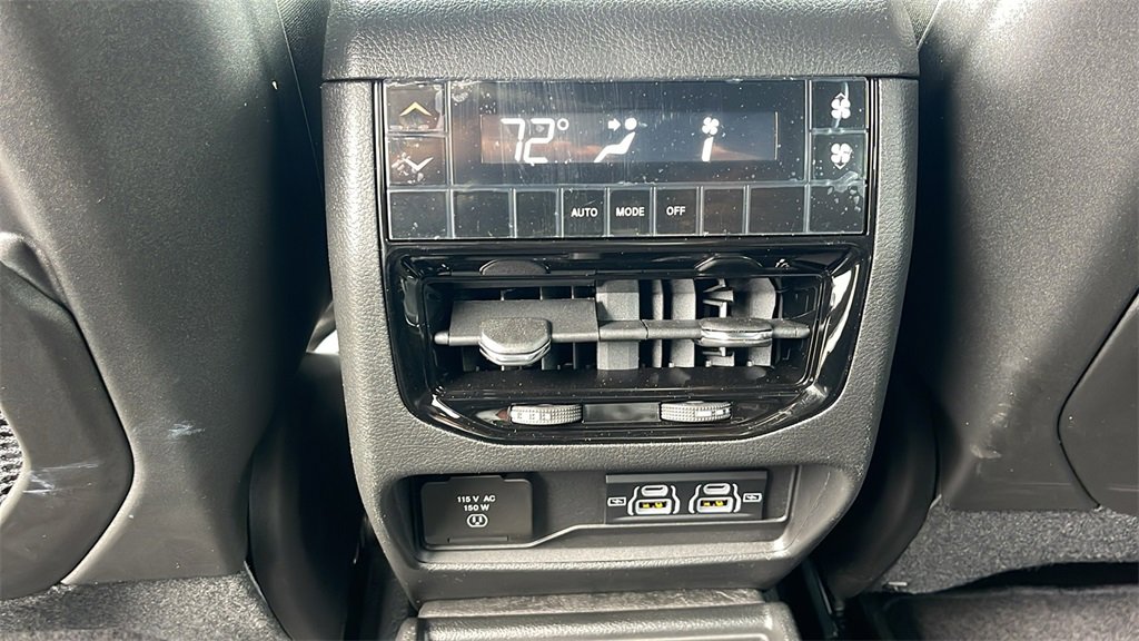 New 2025 Jeep Grand Cherokee L Laredo image 14