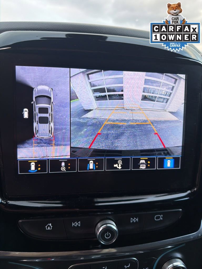 Used 2023 Chevrolet Traverse LT w/ Rear Camera Mirror Package image 20