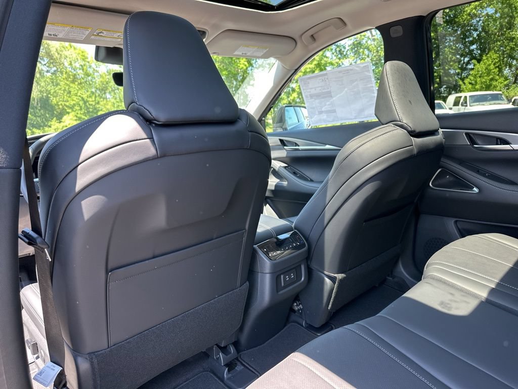 Used 2027 INFINITI QX60 Luxe w/ Cargo Package AWD/4WD image 32