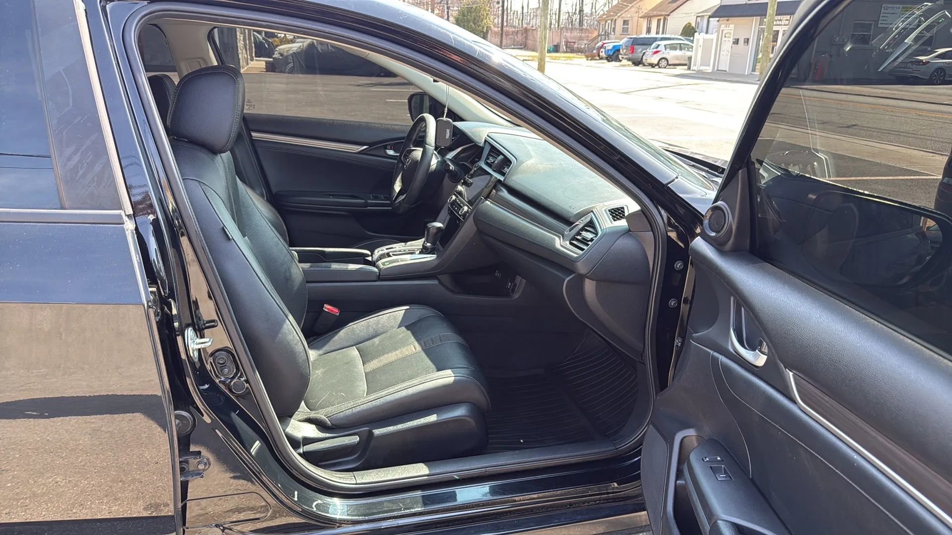 Used 2019 Honda Civic EX-L image 24