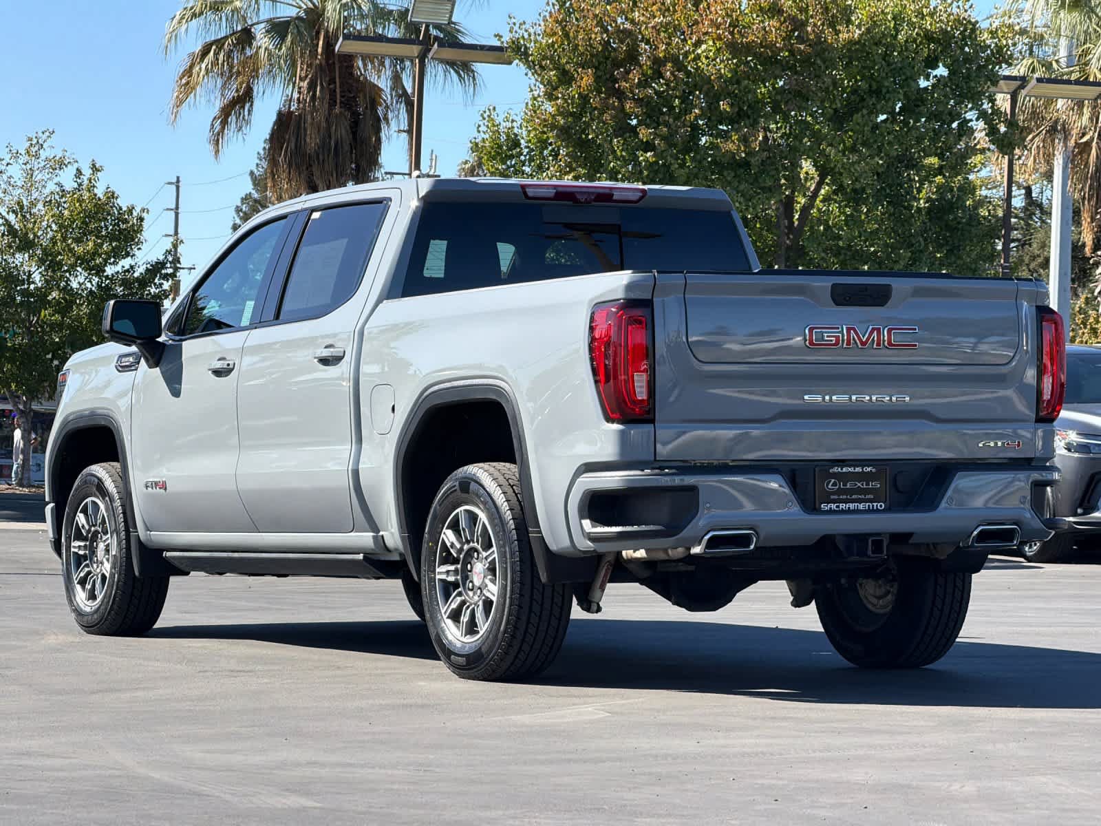 Used 2024 GMC Sierra 1500 AT4 w/ Technology Package AWD/4WD image 7