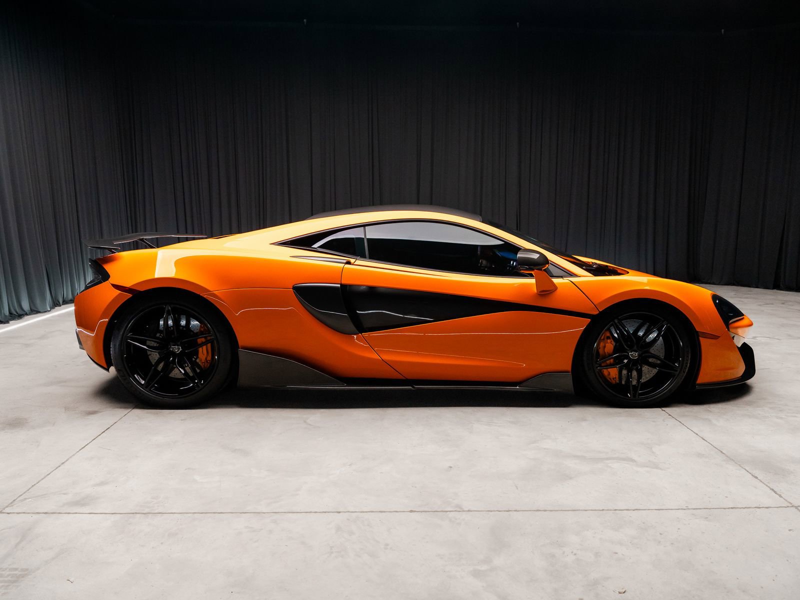 Used 2016 McLaren 570S Coupe RWD image 16