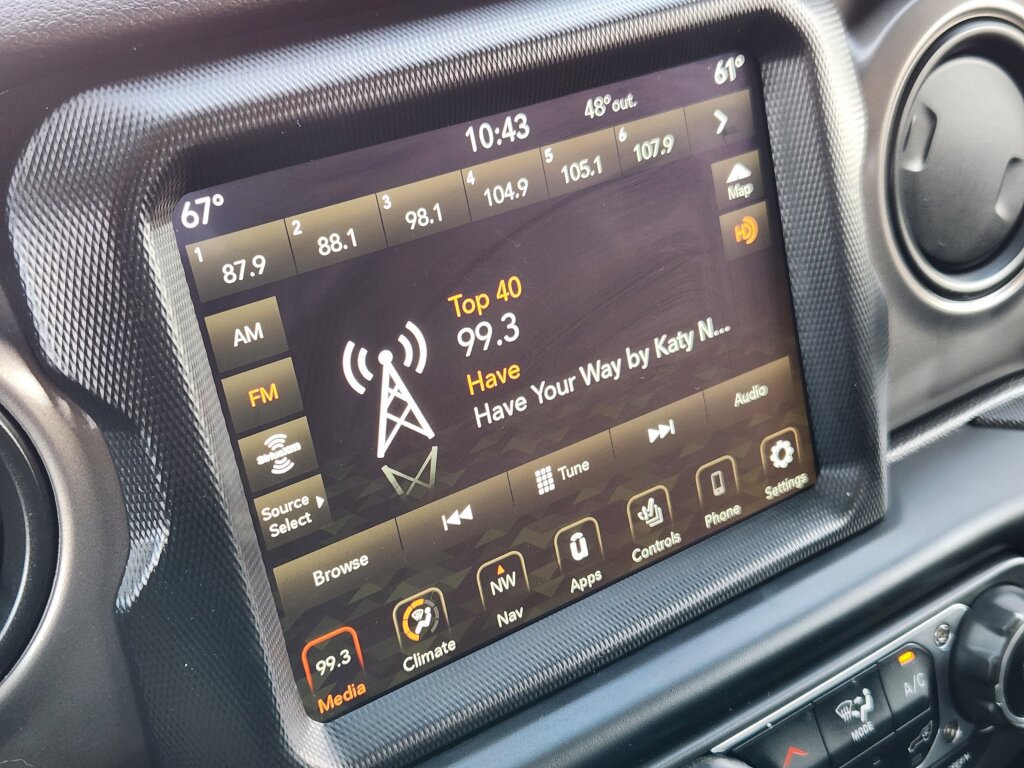 Used 2023 Jeep Gladiator Willys AWD/4WD image 20