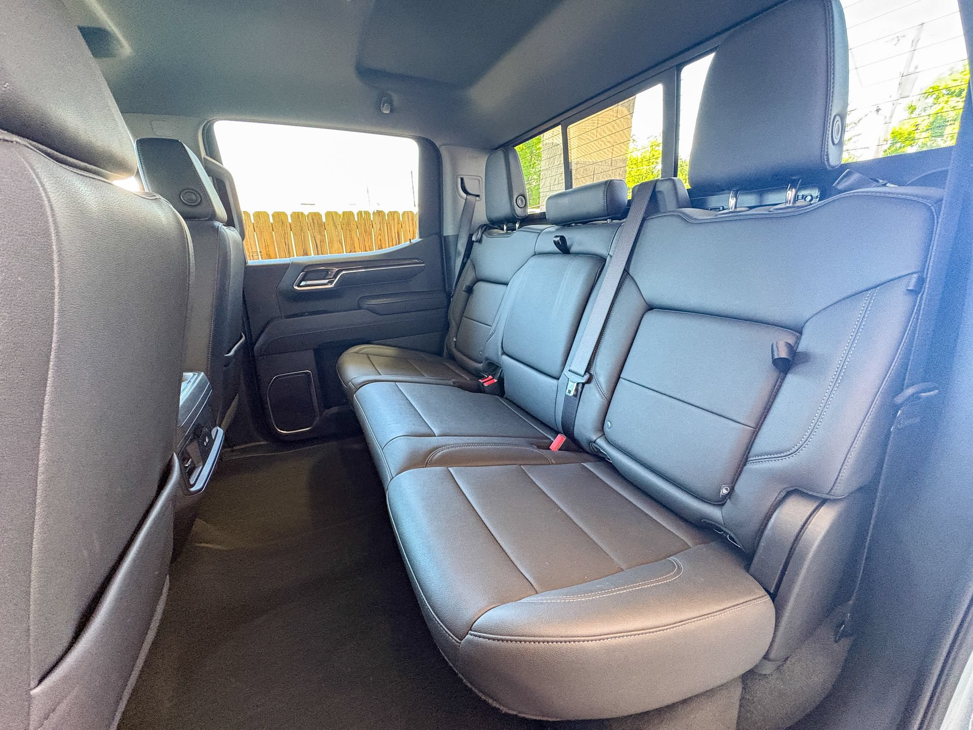 Used 2025 Chevrolet Silverado 1500 LT Trail Boss w/ LT Trail Boss Premium Package AWD/4WD image 28