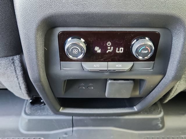 New 2026 Chevrolet Traverse LT w/ Sun and Wheel Package FWD image 17
