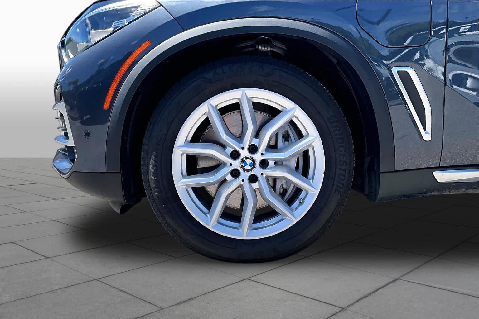 Used 2021 BMW X5 xDrive45e w/ Premium Package AWD/4WD image 11