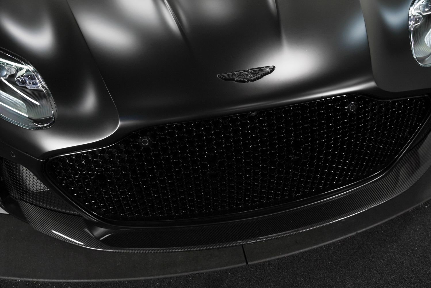 Used 2022 Aston Martin DBS Superleggera Volante RWD image 14