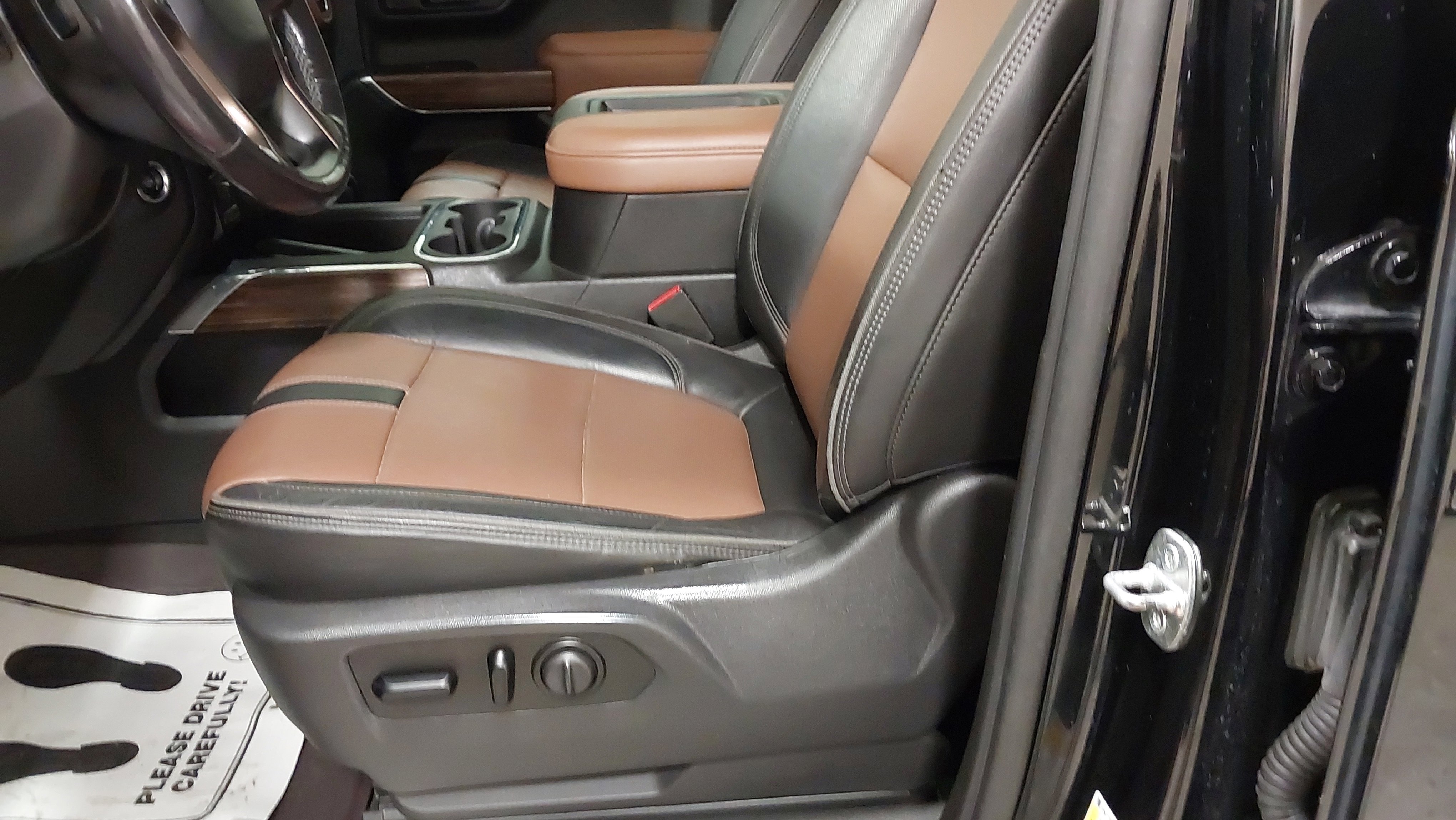 Used 2021 Chevrolet Silverado 1500 High Country w/ Technology Package image 22