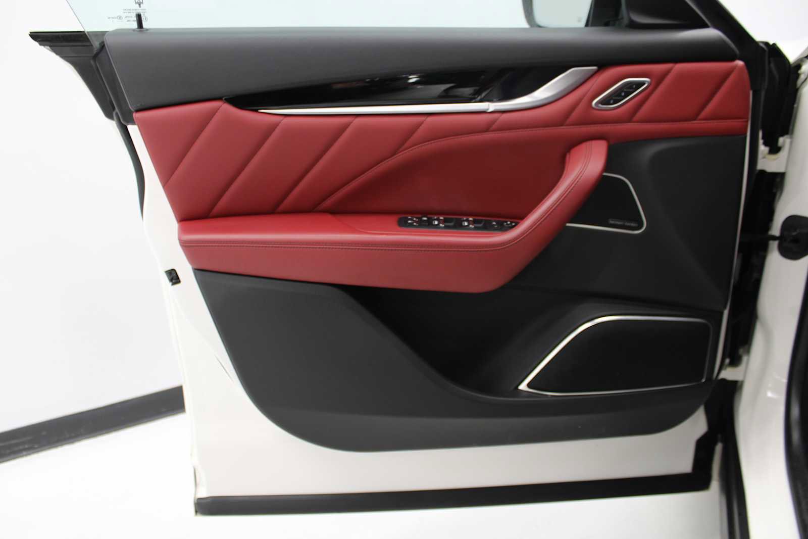 Used 2022 Maserati Levante GT image 14