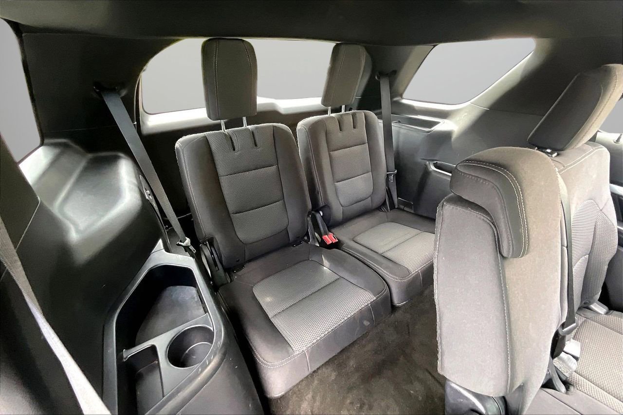 Used 2016 Ford Explorer XLT w/ Equipment Group 201A image 26