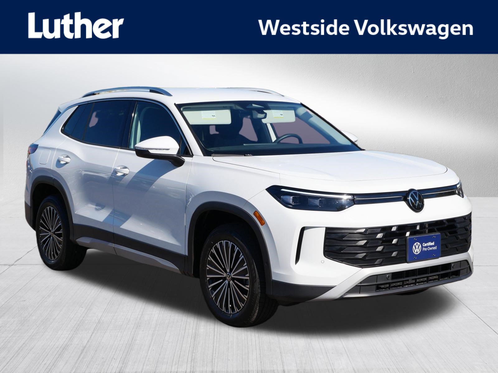 Certified 2025 Volkswagen Tiguan S w/ 18" Wheel Package AWD/4WD image 1