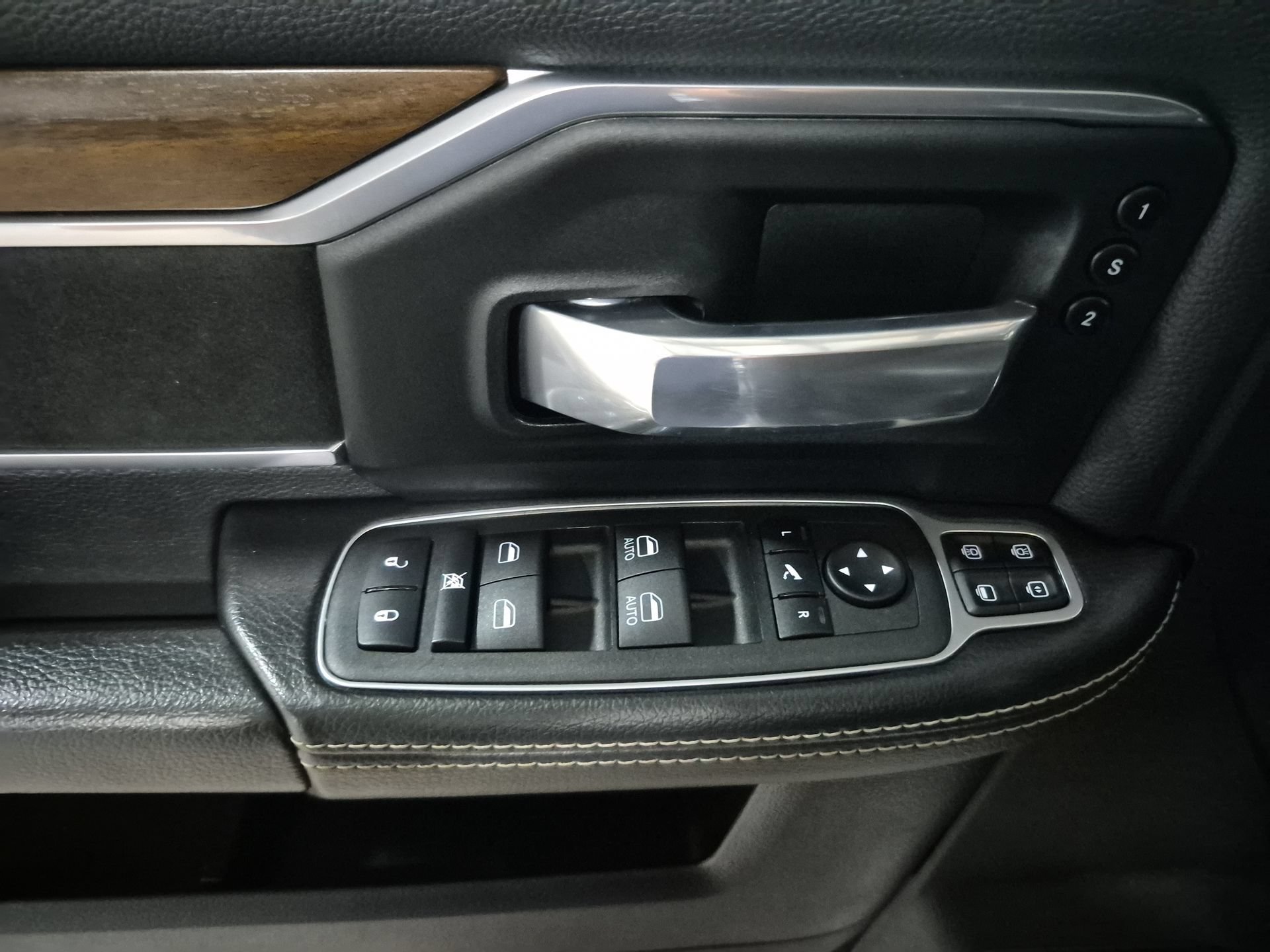 Used 2024 RAM 2500 Laramie w/ Safety Group AWD/4WD image 23