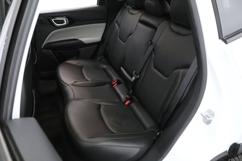 Used 2023 Jeep Compass Limited w/ Elite Group AWD/4WD image 8