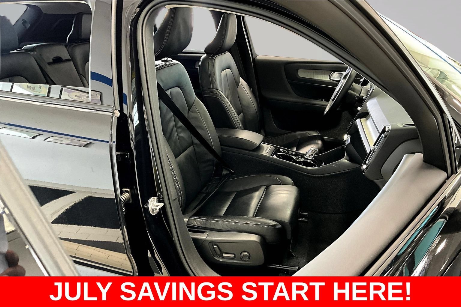 Used 2023 Volvo XC40 B5 Ultimate AWD/4WD image 34