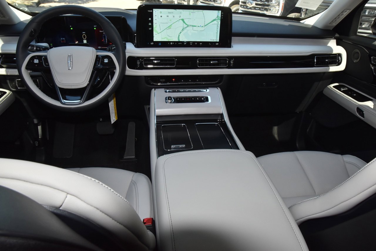New 2026 Lincoln Aviator Reserve AWD/4WD image 17