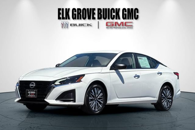 Used 2025 Nissan Altima 2.5 SV AWD/4WD image 8