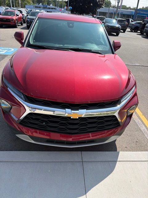 Used 2023 Chevrolet Blazer LT AWD/4WD image 2