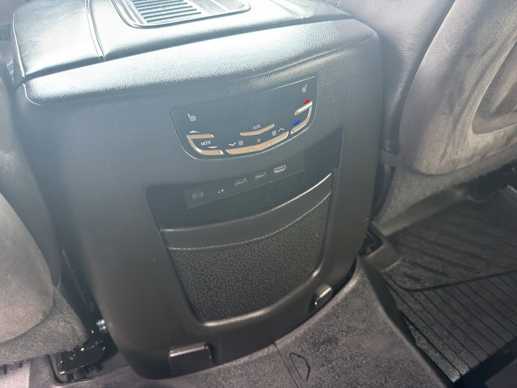 Used 2019 Cadillac Escalade ESV Platinum image 15