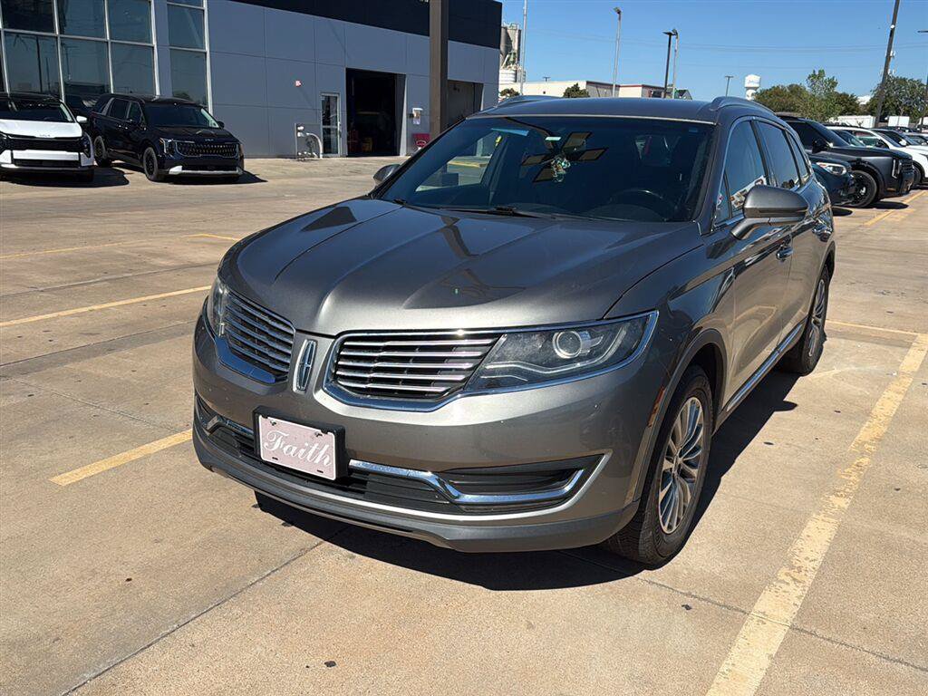 Used 2016 Lincoln MKX Select w/ Select Plus Package FWD image 2