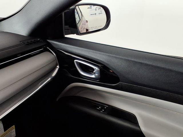 Used 2023 Jeep Compass Limited image 26