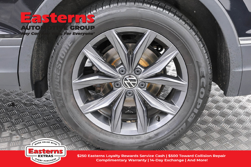 Used 2023 Volkswagen Tiguan SE AWD/4WD image 33