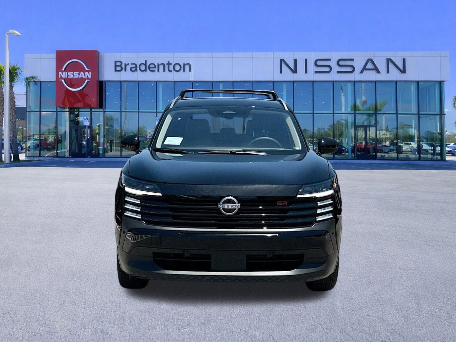 New 2025 Nissan Kicks SR FWD image 2